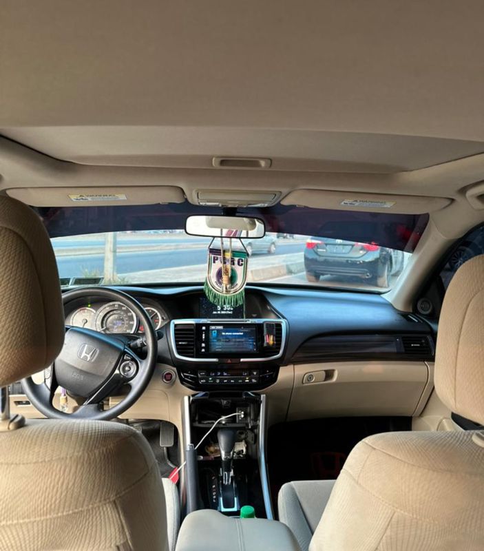 Thumbnail 3 of 2017 Honda Accord